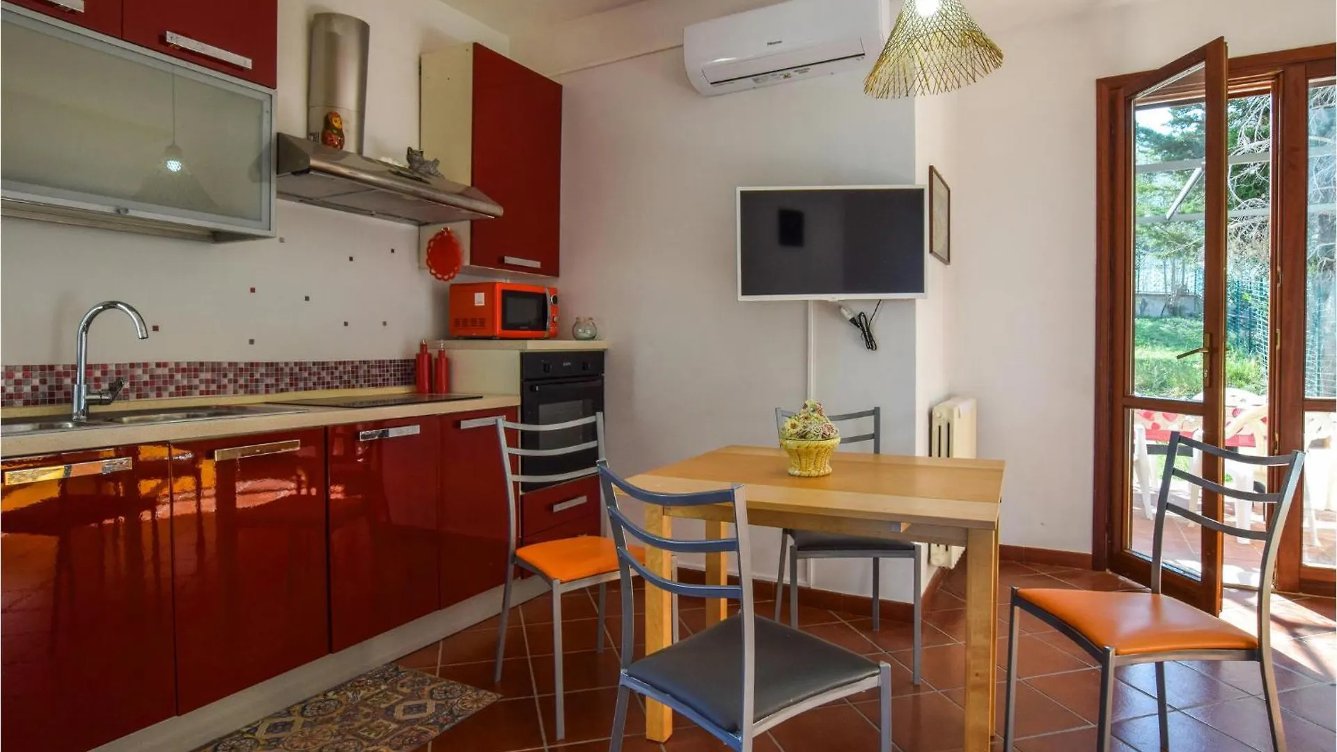Ferienhaus 4 Bedroom Stunning Home In Trabia