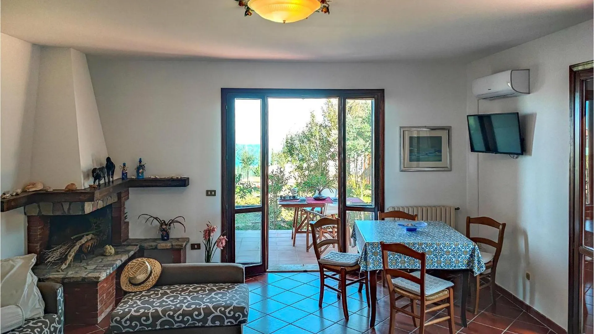 4 Bedroom Stunning Home In Trabia Italien